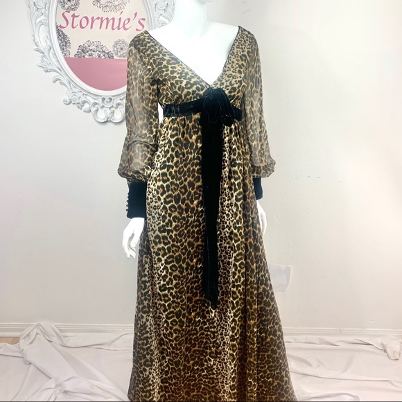 Zara Dresses & Skirts - Zara / Velvet Plunge Leopard Layered  Animal Print